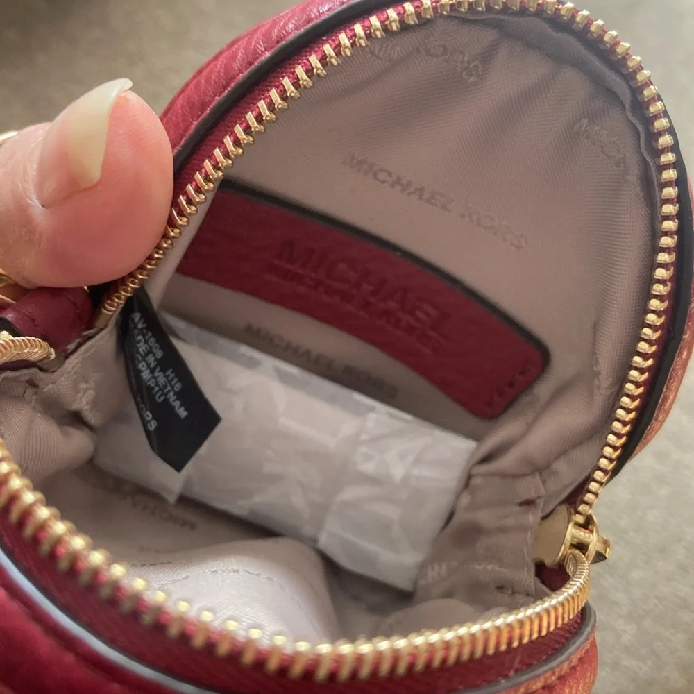 Pouch - Picture 7 of 9